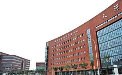 讲述“大国重器”背后的故事：逐梦天河