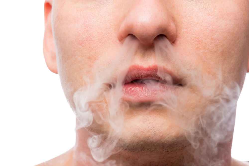 爱吸烟的人若脸上出现3种表现，赶快戒烟，肺可能已经烂成网！