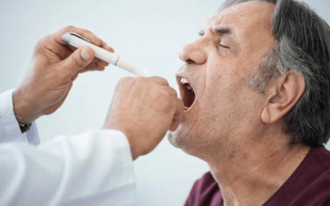咳咳咳……秋季为何易咽喉不适？护嗓攻略来一份！