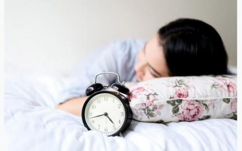 睡不好可能是“吃”出来的！常做7件事的人请自觉反思
