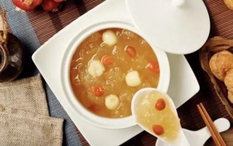 银耳怀杞花胶汤，补益阴血、润肤养颜