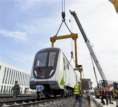 天津地铁4号线南段喜提首列“新车” 列车更智能 乘车更舒适