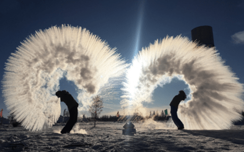 冷资源迸发热效应 呼伦贝尔打造四条冰雪旅游线路