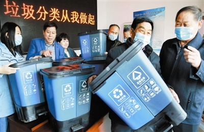 天津：分类垃圾桶 送到村民家