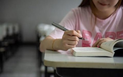 教育部：不得违规随意拖延研究生毕业时间
