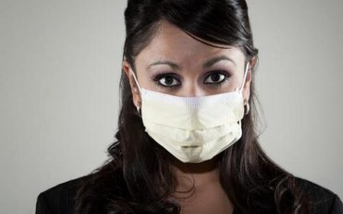 戴口罩尽量不化妆，“口罩脸”更需重养护