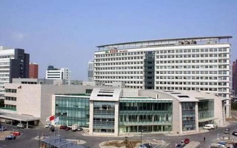天津市卫健委调派328名医护人员接管泰达医院