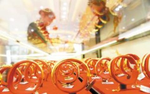 金饰品促销火力十足 价格跌回每克500元以下