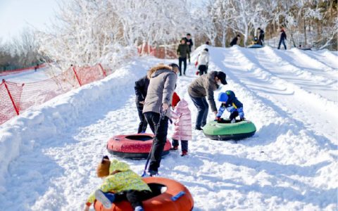 滑起来！天津南翠屏公园滑雪场正式对外开放