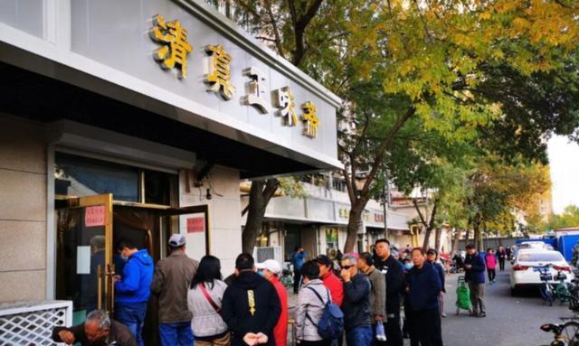 天津每天开门3小时的早餐店，2样小吃卖30多年，老客人一直追着吃