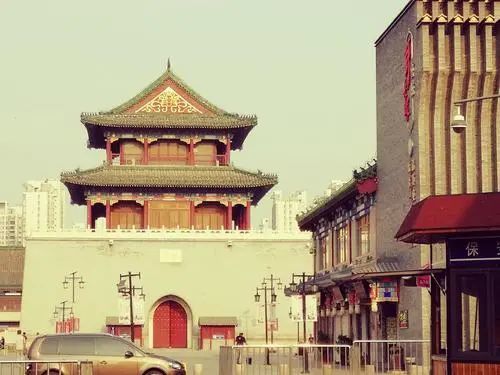 天津鼓楼灯光秀今天去不了现场，明年还有机会！