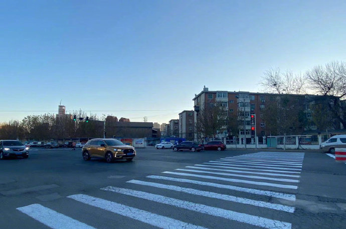 天津：国泰路北柴场大街交口新增信号灯