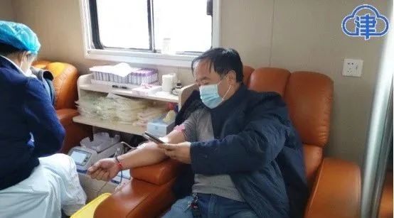 天津首个献血方舱试启用 可实现4人同时采血