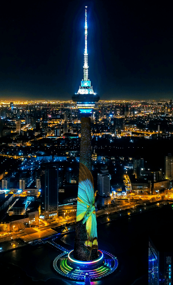 颠覆你想象的灯光秀——在天塔，跨年夜！