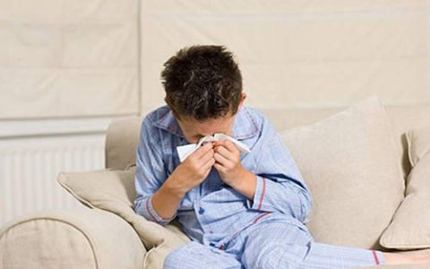 天气干燥流鼻血怎么办？教你一招如何应对