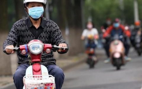 天津电动车没戴头盔罚款不交会有什么影响？