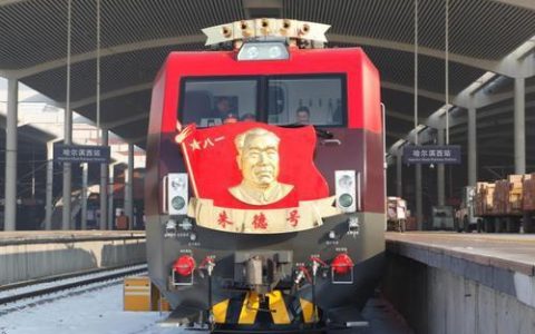 74岁“朱德号”机车来津“体检”