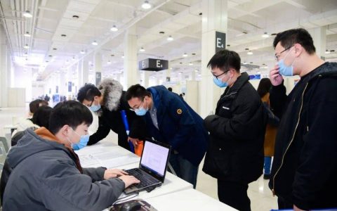 155家企业招聘需求近5500人 这场高校毕业生双选会超火爆