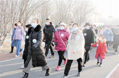 天津：300市民健步走 宣传垃圾分类