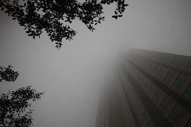 天津大雾预警！这些高速入口封闭！明儿又要变天！