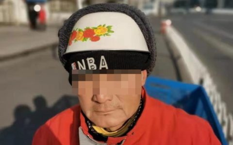 没有安全头盔咋办？关键时刻，搪瓷盆临时“上岗”顶班