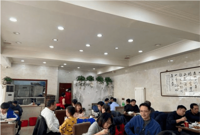 天津本地人爱去的老饭馆，香酥大排是特色，菜码太大一份都吃不完