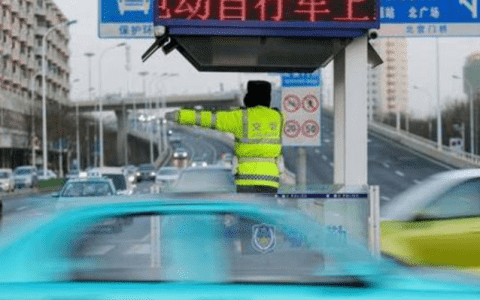 他们用坚守感动津城 为人民警察节献礼