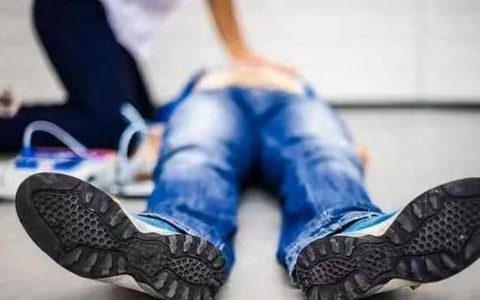 “猝死”盯上年轻人？什么办法能减少悲剧发生