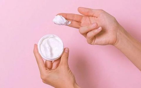选购婴幼儿护肤用品 家长需谨慎！