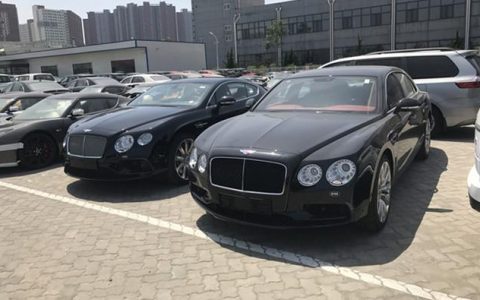天津口岸首次到港宾利中规进口汽车