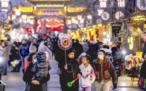 元宵佳节，天津杨柳青大街小巷张灯结彩