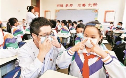 天津中小学积极开展思政教育 开学第一课 从“爱国”开始
