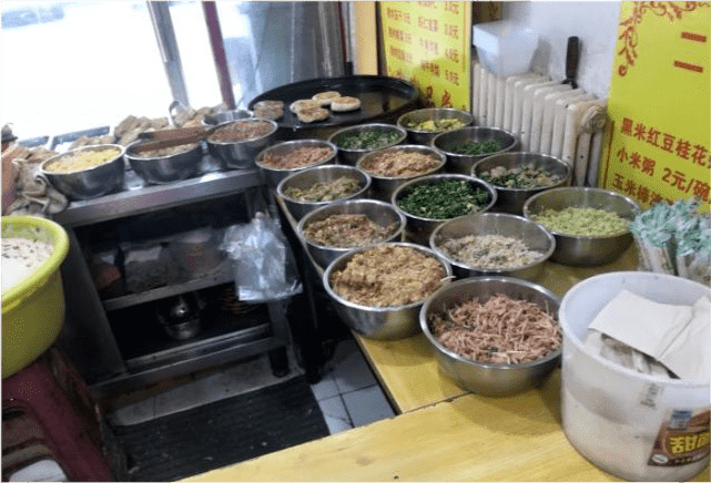 津城小胡同里的馅饼店，20种馅料随便选，出锅就被抢光！