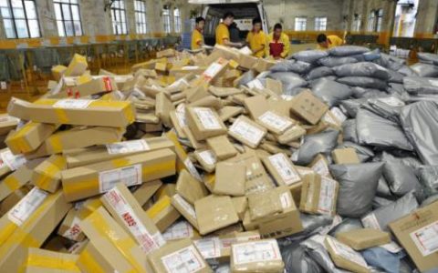 除夕和初一全国快递“不打烊” 处理超1.3亿件