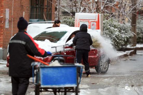 天津雪景图新鲜到货！路面情况如何?高速、机场受影响吗?