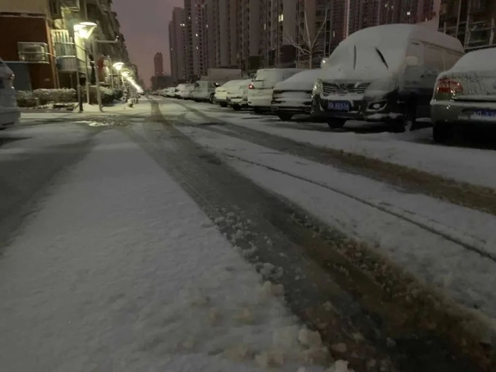 津城“雪”下一夜，今早出门要小心！