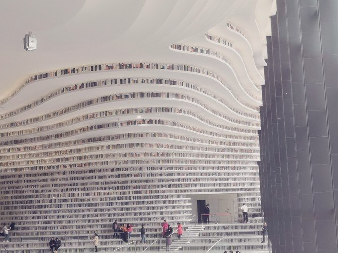 终于拔草！天津这个号称中国最美的图书馆，未来感十足