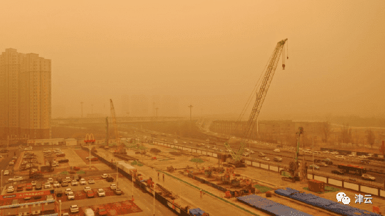 天津大雾沙尘天气来袭，交通状况如何？安全出行指南来了