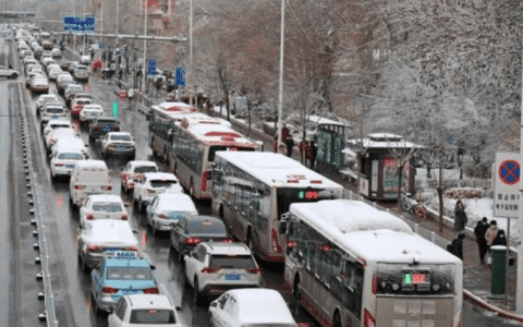 天津雪景图新鲜到货！路面情况如何?高速、机场受影响吗?