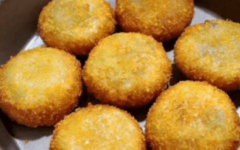 炸糕有几种类型？用料是否相同？