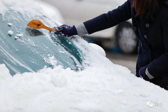 天津雪景图新鲜到货！路面情况如何?高速、机场受影响吗?