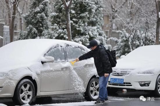 天津雪景图新鲜到货！路面情况如何?高速、机场受影响吗?