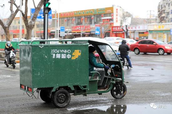 天津雪景图新鲜到货！路面情况如何?高速、机场受影响吗?