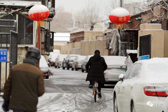 天津雪景图新鲜到货！路面情况如何?高速、机场受影响吗?