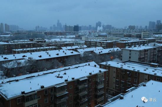 天津雪景图新鲜到货！路面情况如何?高速、机场受影响吗?