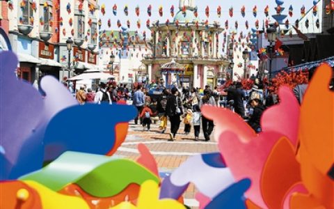 各大文化场馆旅游景区游客如织 “滨城”清明游多姿多彩