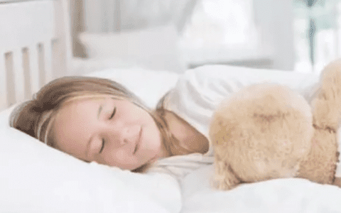官方发布“睡眠令” 您家孩子睡眠时间达标了吗