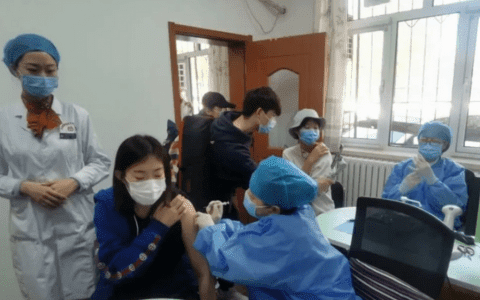 天津女排队员在河西区接种新冠疫苗