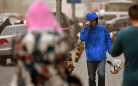 沙尘暴蓝色预警继续发布 北方地区仍有沙尘天气