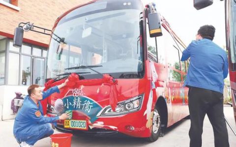 坐公交“打卡”津城网红景点 “小精卫”“五一”试运行
